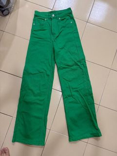 (Category: ) located in . Submitted by savemywears (Listing ID 1460585093, Image 1). Description: .