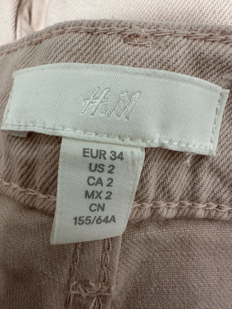 H&M Pink Denim Shorts (Category: Shorts) located in Paranaque City. Submitted by kokoclosets (Listing ID 1460683460, Image 3). Description: Used once or twice only!.