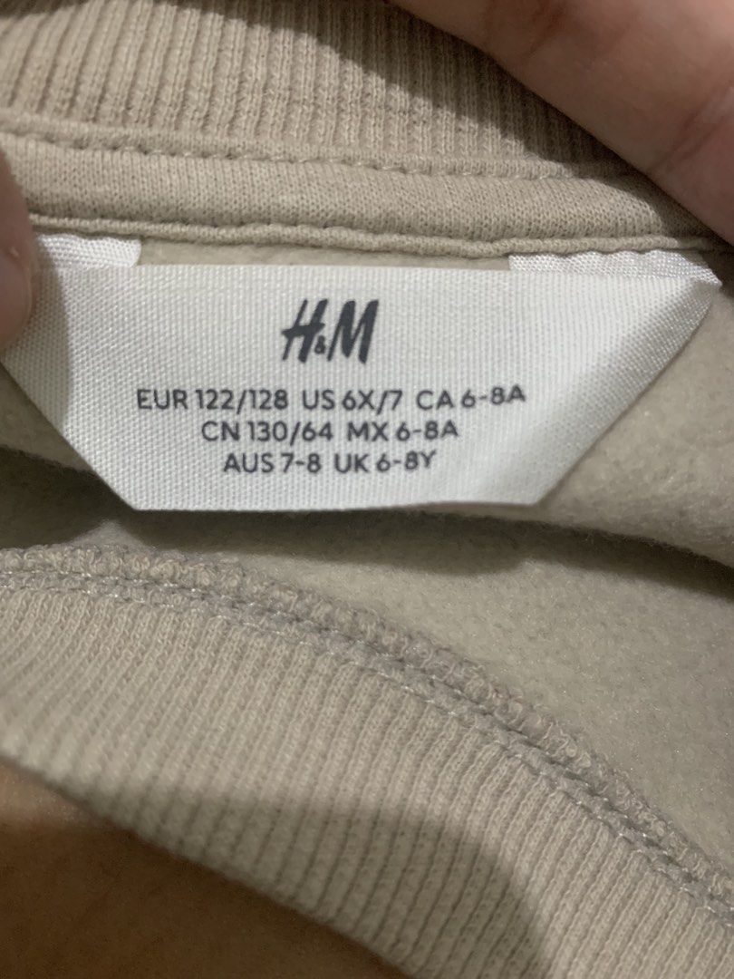 H&M PRELOVED sweatshirt for take all ₱800 (Category: Babies & Kids Fashion) located in Pasay City. Submitted by cjjdb (Listing ID 1460631376, Image 3). Description: ₱800 for take all Size 6-8y shipping from Malibay, Pasay City.