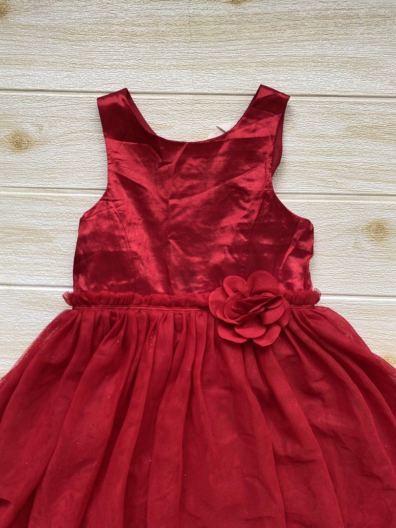 H&M red tulle dress (Category: Babies & Kids Fashion) located in Cebu City. Submitted by yjainani (Listing ID 1460553662, Image 2). Description: 6-7T .