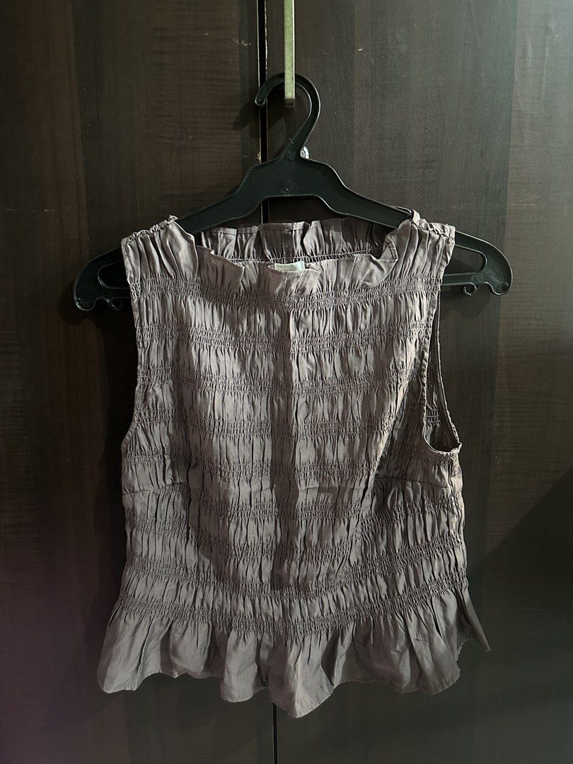 H&M Ruched Purple Sleeveless Top (Category: Sleeveless) located in Quezon City. Submitted by japancurrency (Listing ID 1460514922, Image 1). Description: Bought for P999 (never used).