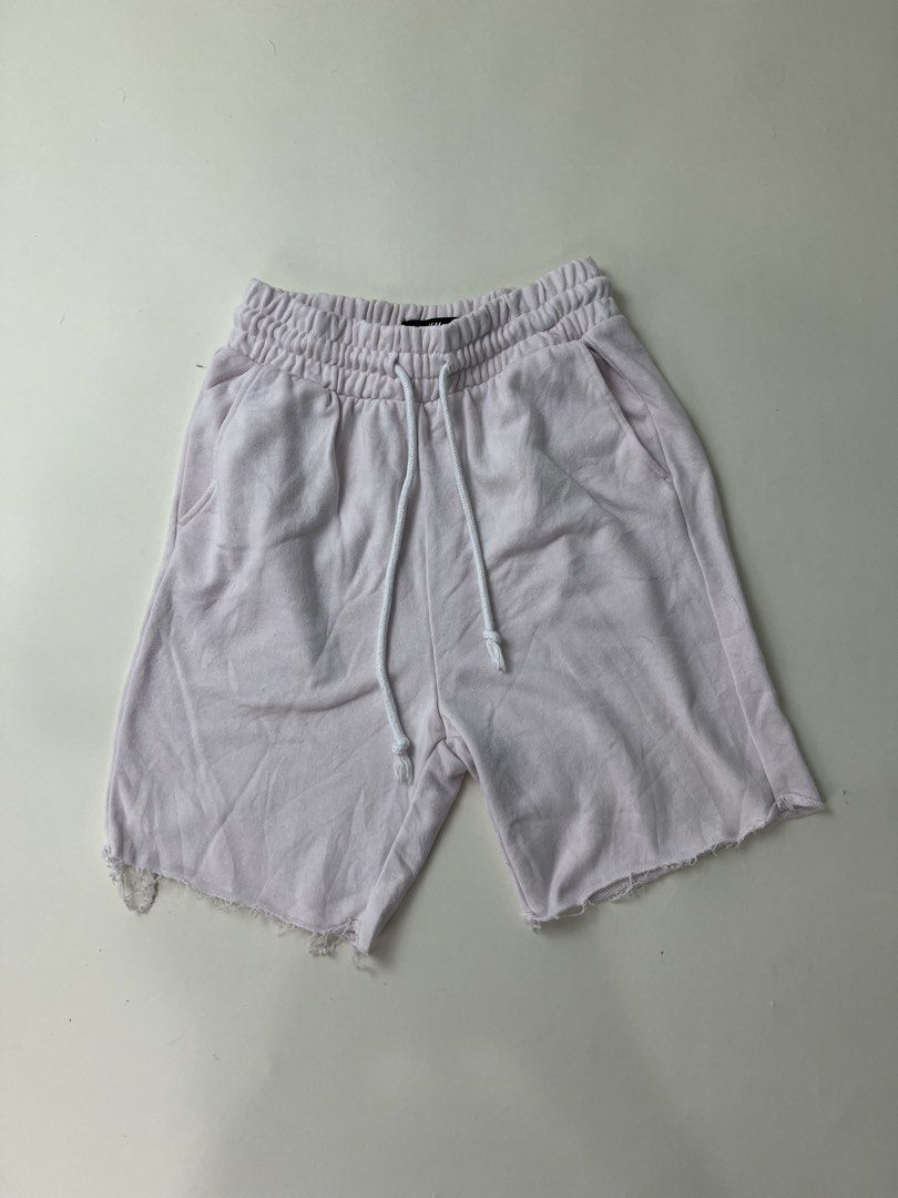 H&M Shorts (Category: Shorts) located in Makati City. Submitted by ufcknwthbst (Listing ID 1460557572, Image 1). Description: XS to S 18 inch length 9.5/10 condition No issue.