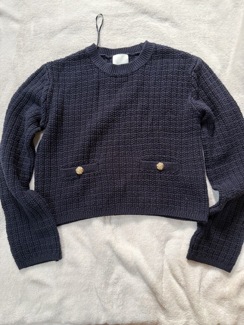 h&m sweater (Category: Longsleeves) located in Manila. Submitted by i400ayla (Listing ID 1460593266, Image 1). Description: used once onlyy.