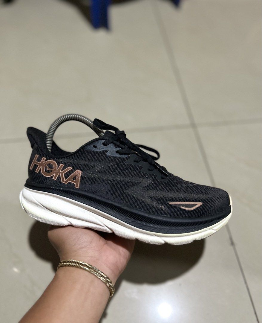 Hoka (Category: Sneakers) located in Cebu City. Submitted by cyrilk1cks (Listing ID 1460535146, Image 1). Description: .