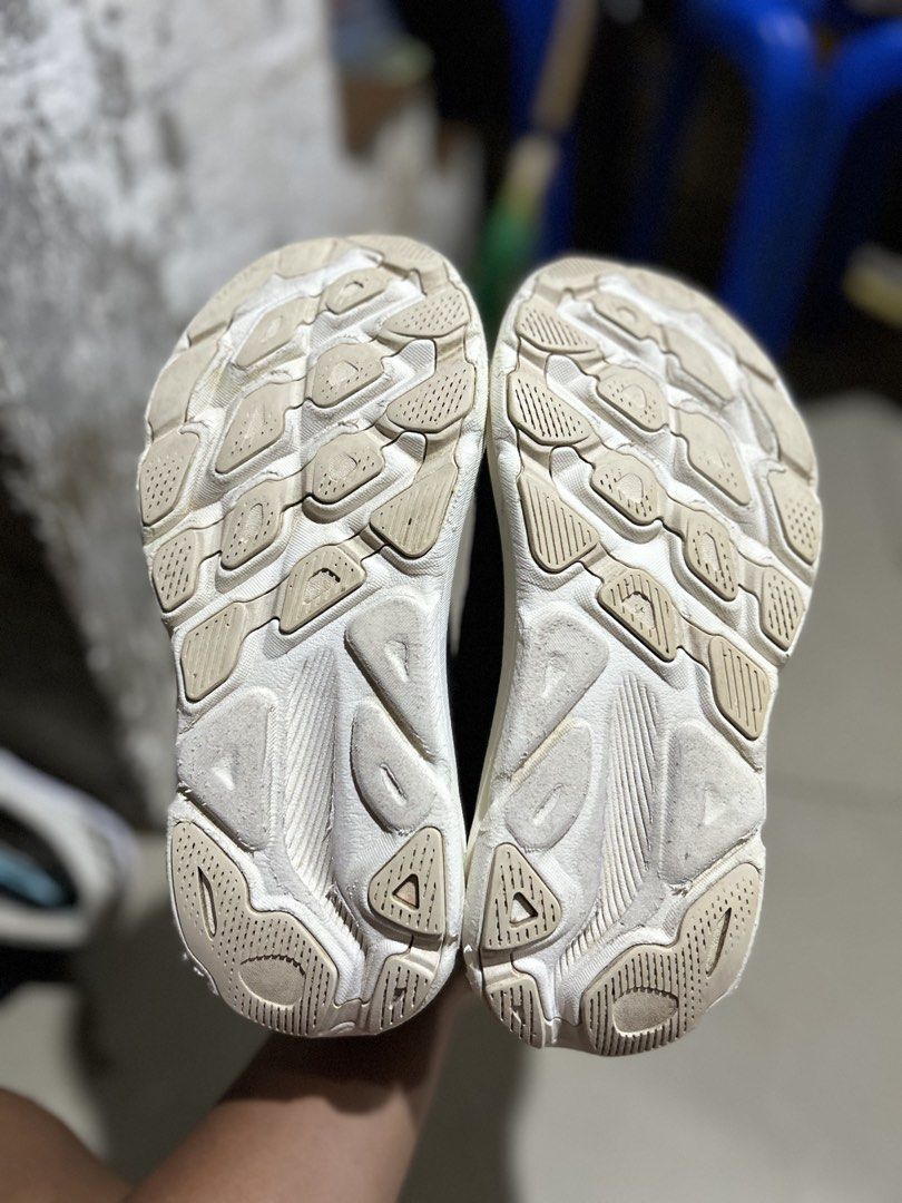 Hoka (Category: Sneakers) located in Cebu City. Submitted by cyrilk1cks (Listing ID 1460535146, Image 3). Description: .