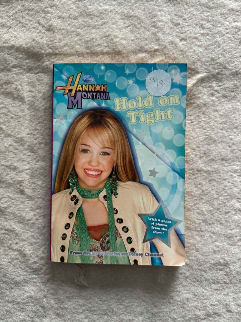 Hold On Tight - Hannah Montana (Category: Storybooks) located in Santiago. Submitted by bookworm_club (Listing ID 1460578947, Image 1). Description: .