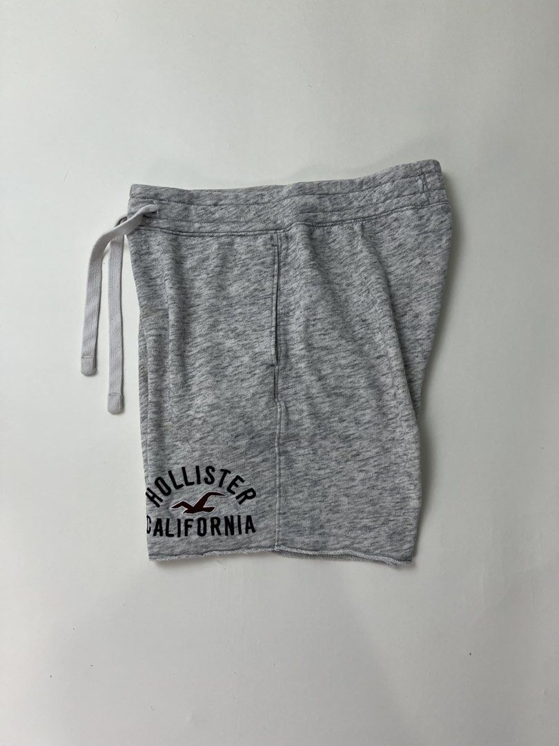 Hollister Shorts (Category: Shorts) located in Makati City. Submitted by ufcknwthbst (Listing ID 1460557429, Image 2). Description: XS to S 16 inch length 9.5/10 condition No issue.