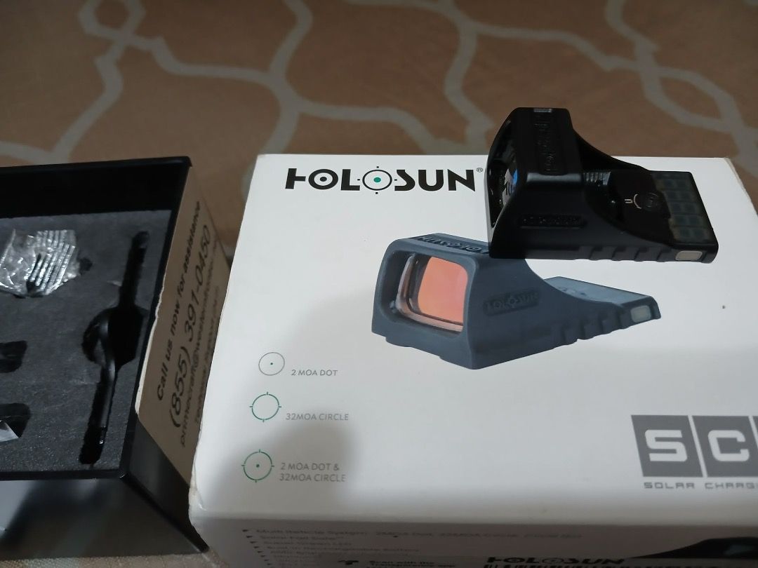 Holosun SCS-M-GR MOS Solar Charging Sight Black (Category: Other Sports Equipment and Supplies) located in Caloocan City. Submitted by la.tactical (Listing ID 1460642303, Image 2). Description: - Holosun SCS-M-GR MOS Solar Charging Sight - Color: Black - Reticle: Green Dot - Includes original box and accessories - Ideal for firearms - Selling as is - for pistol (Glock MOS).