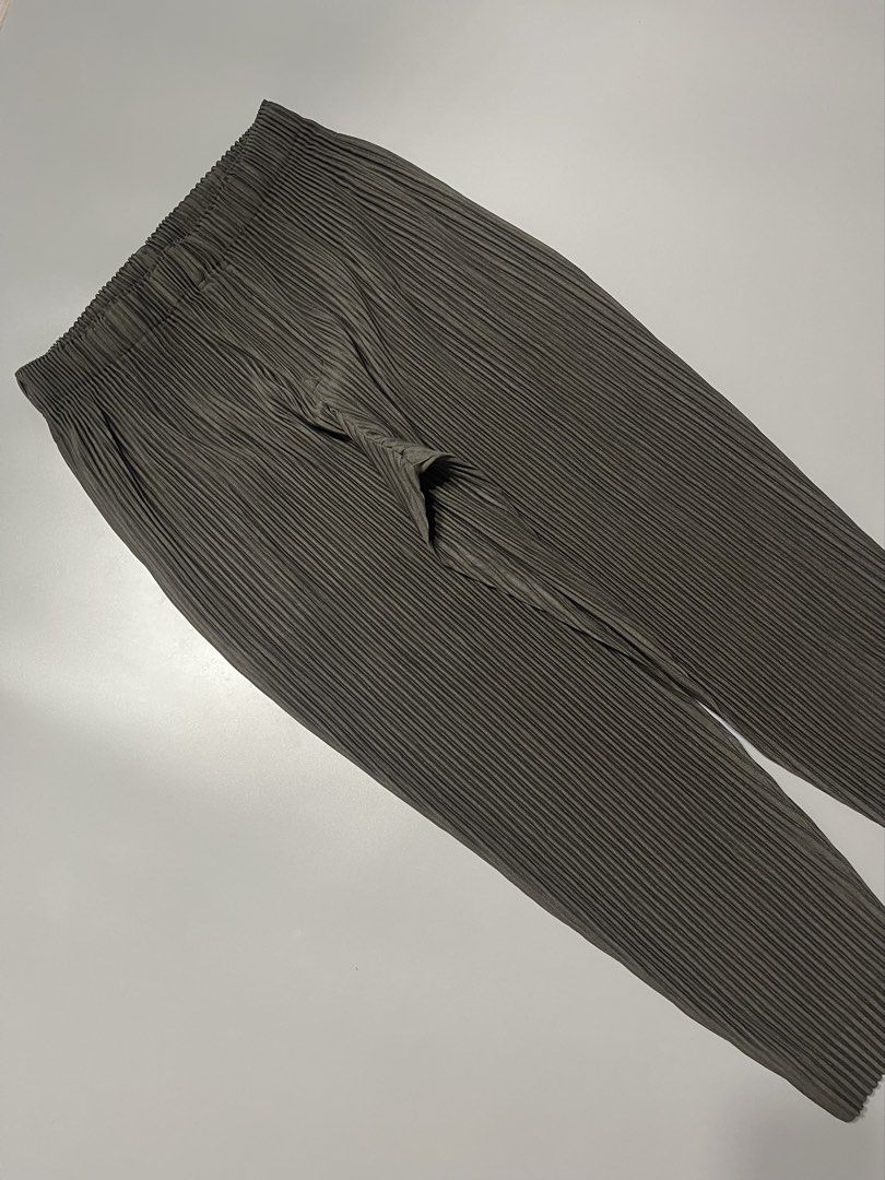 HOMME PLISSE PLEATED TROUSER (Category: Trousers) located in Manila. Submitted by 5kcollectiveph (Listing ID 1460610389, Image 2). Description: Homme Plisse Issey Miyake Pleated Trouser -Waistline: 30-34 stretch waistline -Length: 38 Inch -Hem: 5 Inch -Condition: Like new -Flaws: None (Please rely all details before offer the item).