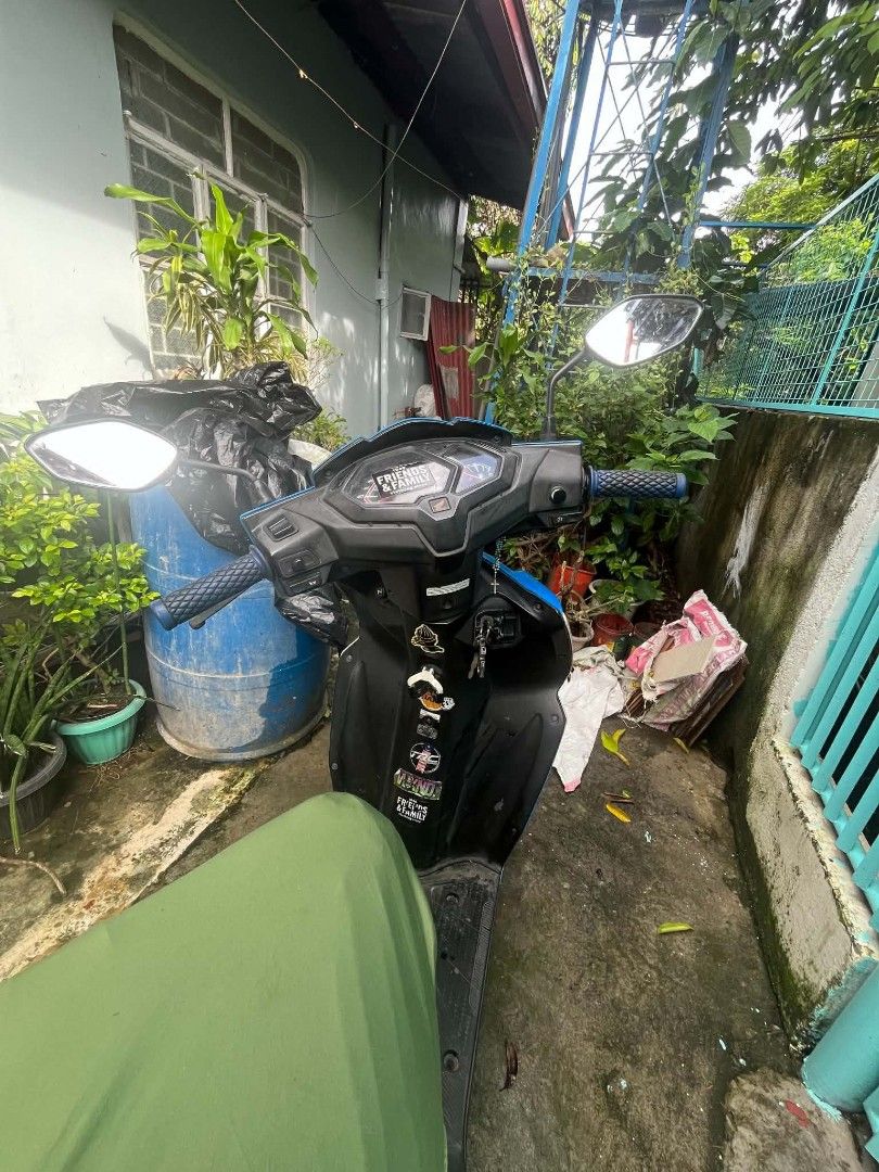 Honda Dio FI 2021 ( RUSH ) (Category: Motorbikes for Sale) located in Manila. Submitted by nonanii (Listing ID 1460509413, Image 1). Description: For sale Honda Dio Fi 2021 model completo papel orig plaka Running condition goods na goods 25k mabilisan pm agad ako pag sure madali ako kausap ( NEGOTIABLE) DM FOR MORE DETAILS Binagonan rizal area.