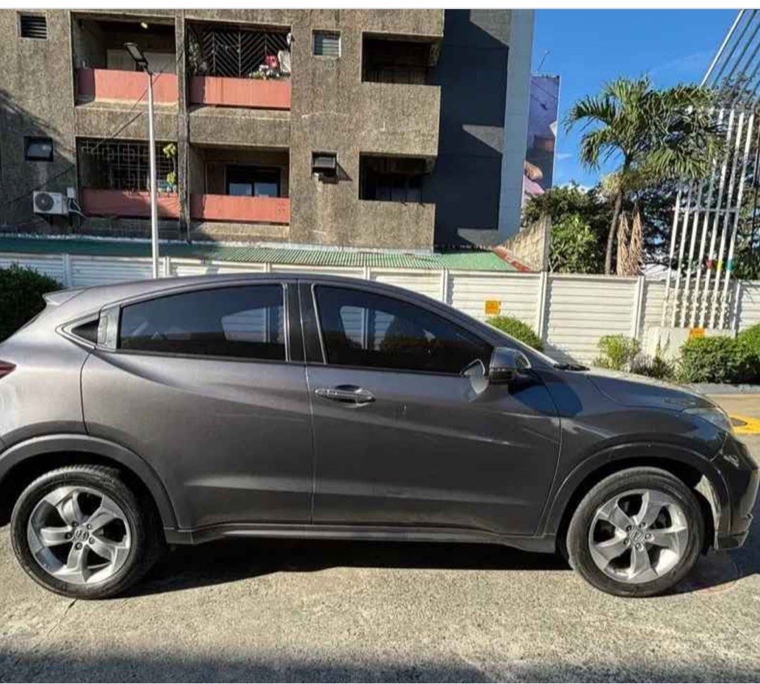 Honda HR-V 1.5 (A) (Category: Used Cars) located in Pasay City. Submitted by jenque (Listing ID 1460590153, Image 2). Description: top of the line 1.8 modern steel color way plate ending 0(friday) 50k mileage not tampered has minor dents and scratches. pm for viewing sched.