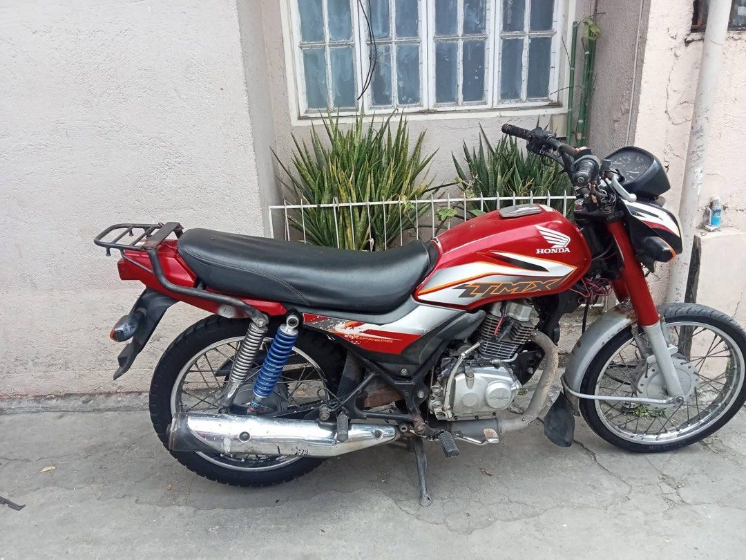 Honda TMX Supreme Motorcycle (Category: Motorbikes for Sale) located in Manila. Submitted by ziarahnico76510 (Listing ID 1460608720, Image 3). Description: For sale honda supremo 2018 model original or/cr First owner / open for deed of sale🙂 ✅Good running / NO tagas / NO usok 25k may bawas pa basta sure buyer Pwede napo puntahan today Loc : Santarosa Issue: Paso Rehistro nung April lang Negotiable pa sa sure buyer/ OPEN FOR HIRE.