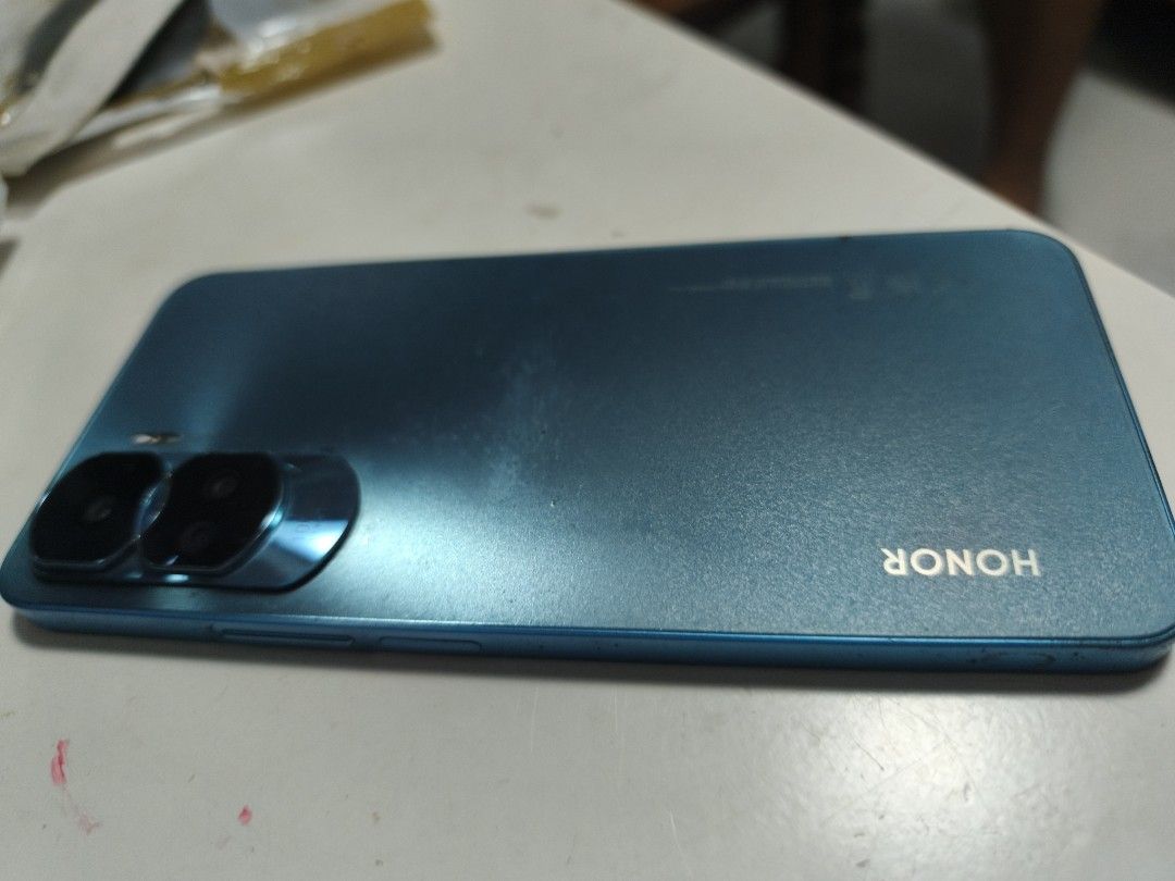 Honor 90 LITE 5G (Category: Samsung) located in Pasig City. Submitted by safebear_52fee3 (Listing ID 1460537305, Image 3). Description: 📱 FOR SALE — HONOR 90 LITE 5G ✅ 8GB RAM + 256GB ROM ✅ MediaTek Dimensity 6020 5G ✅ 100MP Main Camera ✅ 16MP Selfie Camera ✅ 6.7" 90Hz Display ✅ 4,500mAh Battery ✅ 22.5W Fast Charging ✅ Android 15 / MagicOS 9 ✅ 5G Ready Complete specs, actual unit shown. PM sa interested! 📩.