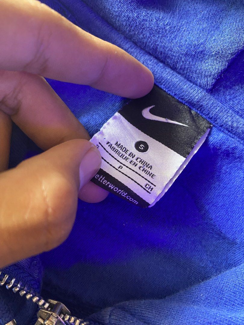 Hoodie nike zip up (Category: Hoodies) located in Manila. Submitted by sean4short.223 (Listing ID 1460667071, Image 2). Description: Dm me for more info .