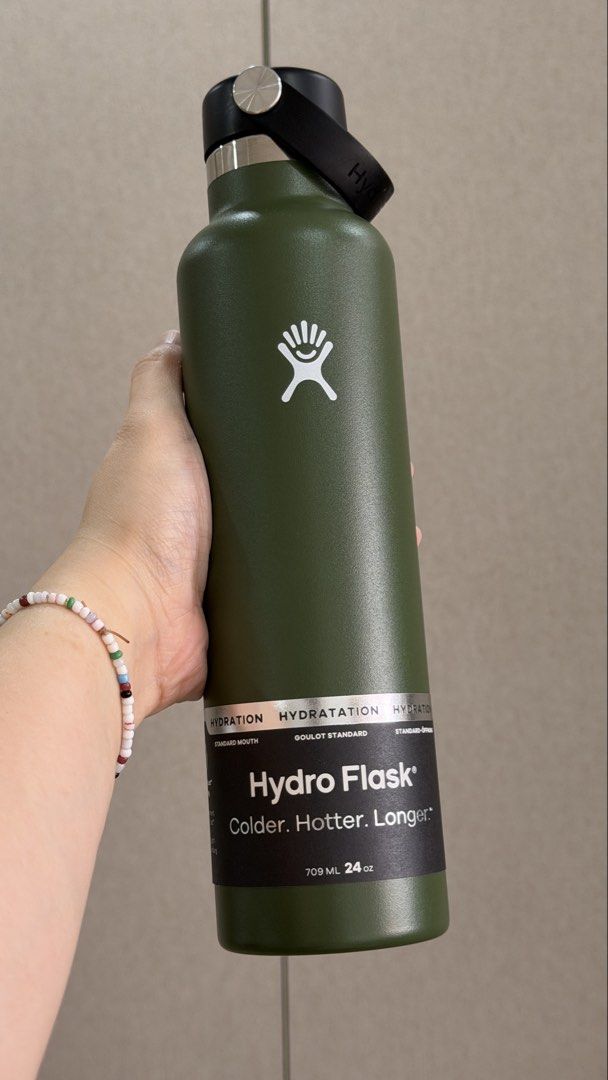 Hydroflask 24oz / 709ml olive green (Category: Water Bottles & Tumblers) located in San Juan City. Submitted by rackysabido (Listing ID 1460576833, Image 1). Description: - Never used, no issues - Complete with box, detail and info card - RFS: extra tumbler.