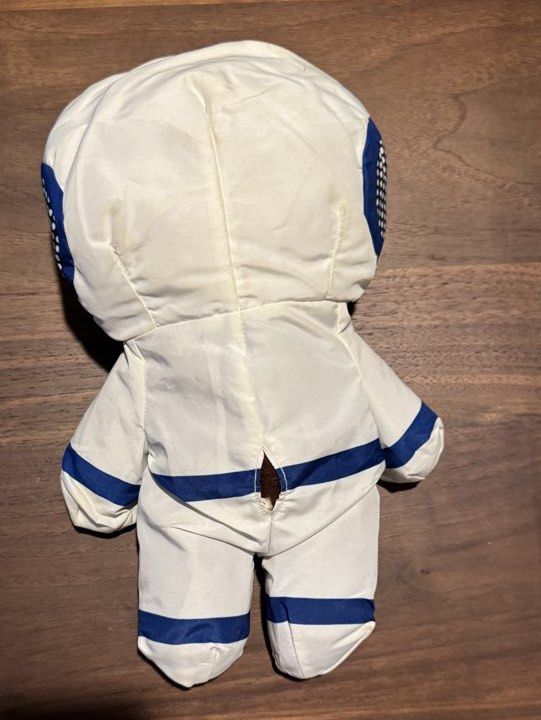IKEA bear space stuffed toy (Category: Plushies & Soft Toys) located in Manila. Submitted by de_clutterph (Listing ID 1460689119, Image 2). Description: a little dirty,, needs washing.