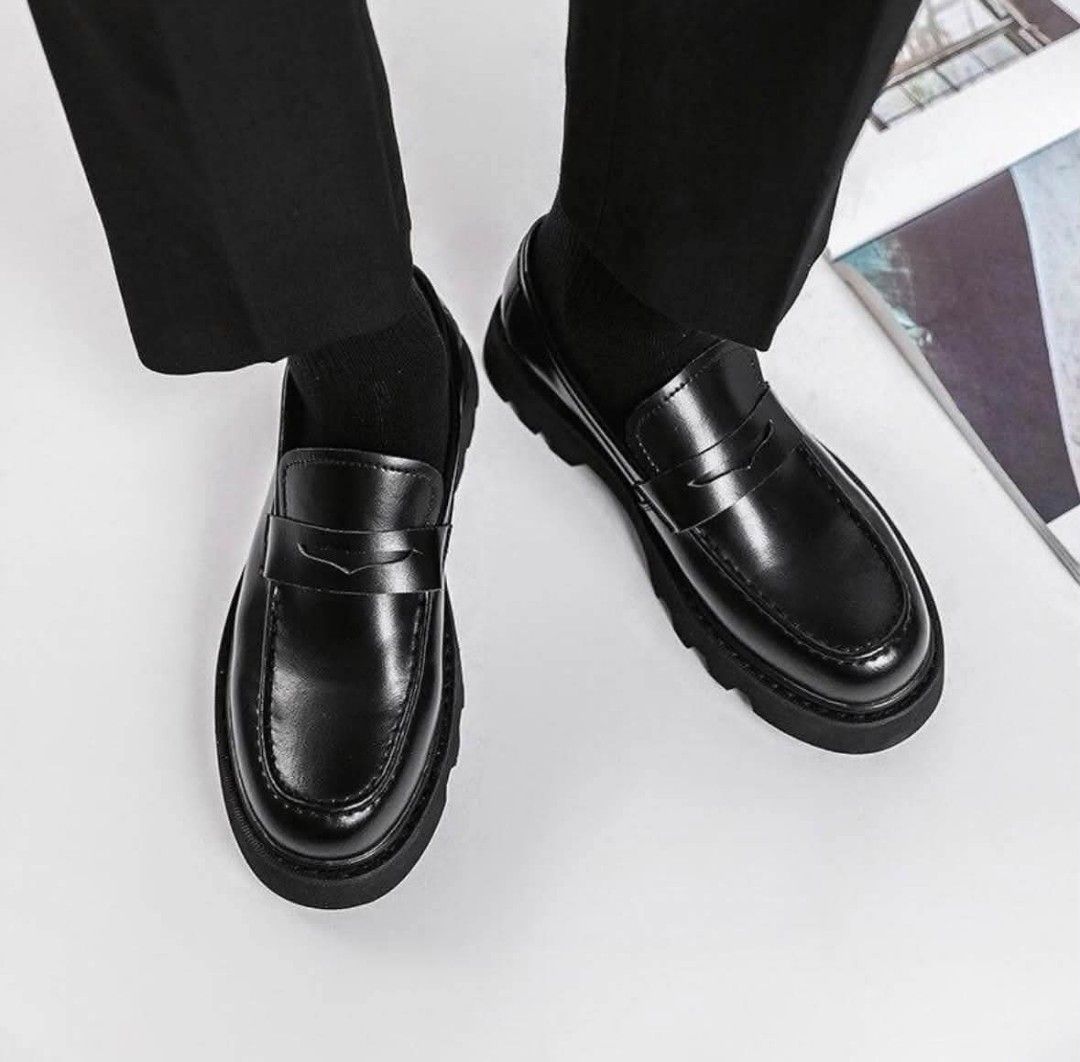 INITIAL GENTLEMAN BLACK LEATHER (Category: Casual Shoes) located in Bacoor. Submitted by arlenelamery (Listing ID 1460638898, Image 1). Description: INITIAL GENTLEMAN BLACK LEATHER LOAFERS AUTHENTIC EXCELLENT CONDITION NO ISSUE SIZE 42 ON TAG SIZE 8.5 to 9 Price 2500 + SF PM MODE OF PAYMENT TRU GCASH LOC CAVITE.