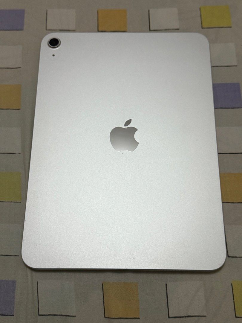 iPad (A16) Wi-Fi 128GB (Category: iPad) located in Las Pinas. Submitted by fnrdupaya (Listing ID 1460542490, Image 3). Description: IPad (A16) Wi-Fi 128GB Included in the Box: • USB-C Power Adapter • Original Belkin USB-C to USB-C Cable (100w) - 3 meters RFS : Upgrade.