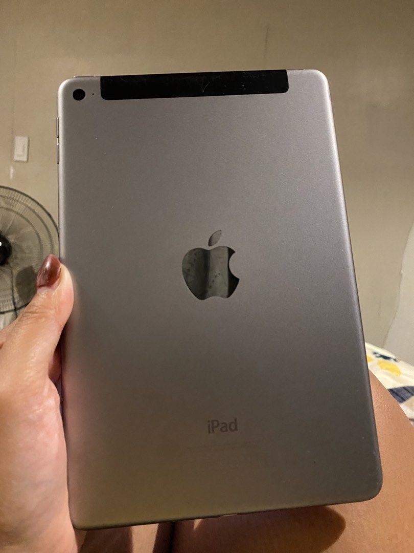 Ipad mini 4 64gb (Category: iPad) located in Angono. Submitted by christeeeeeeyn (Listing ID 1460708690, Image 1). Description: Okay pa gamitin di masyado mabilis malowbat. Taytay rizal location Scratches dahil sa case, other than that no issue Unit and used case only.