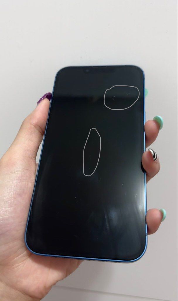 Iphone 13 esim版本 原裝 128G （分類：iPhone 13 系列）位於 Hong Kong。 由 sheys94 提交（商品編號 1460634014，圖片 2）。簡介： 電池健康度76% 支持esim 外遊方便 零件原裝冇維修紀錄 女仔自用機 正常使用痕跡 鏡頭位置少許甩漆 屏幕位置一條刮花痕 及有兩點劃痕 （不明顯，見圖2） Face ID及其他功能冇問題 。