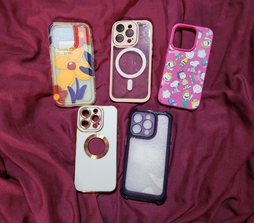 iPhone 14 Pro cases (Category: Cases & Sleeves) located in Quezon City. Submitted by dolcegioia (Listing ID 1460532069, Image 1). Description: -Sold as bundle -The latter one is new -Bawal sa maarte.
