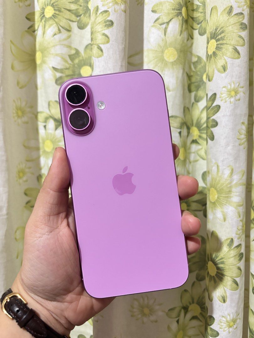 Iphone 16plus 128gb (Category: Cases & Sleeves) located in Valenzuela. Submitted by axelmiguel50618 (Listing ID 1460666773, Image 1). Description: Iphone 16plus 128gb 91bh Meetup Camanava fresh unit never been open and repair.