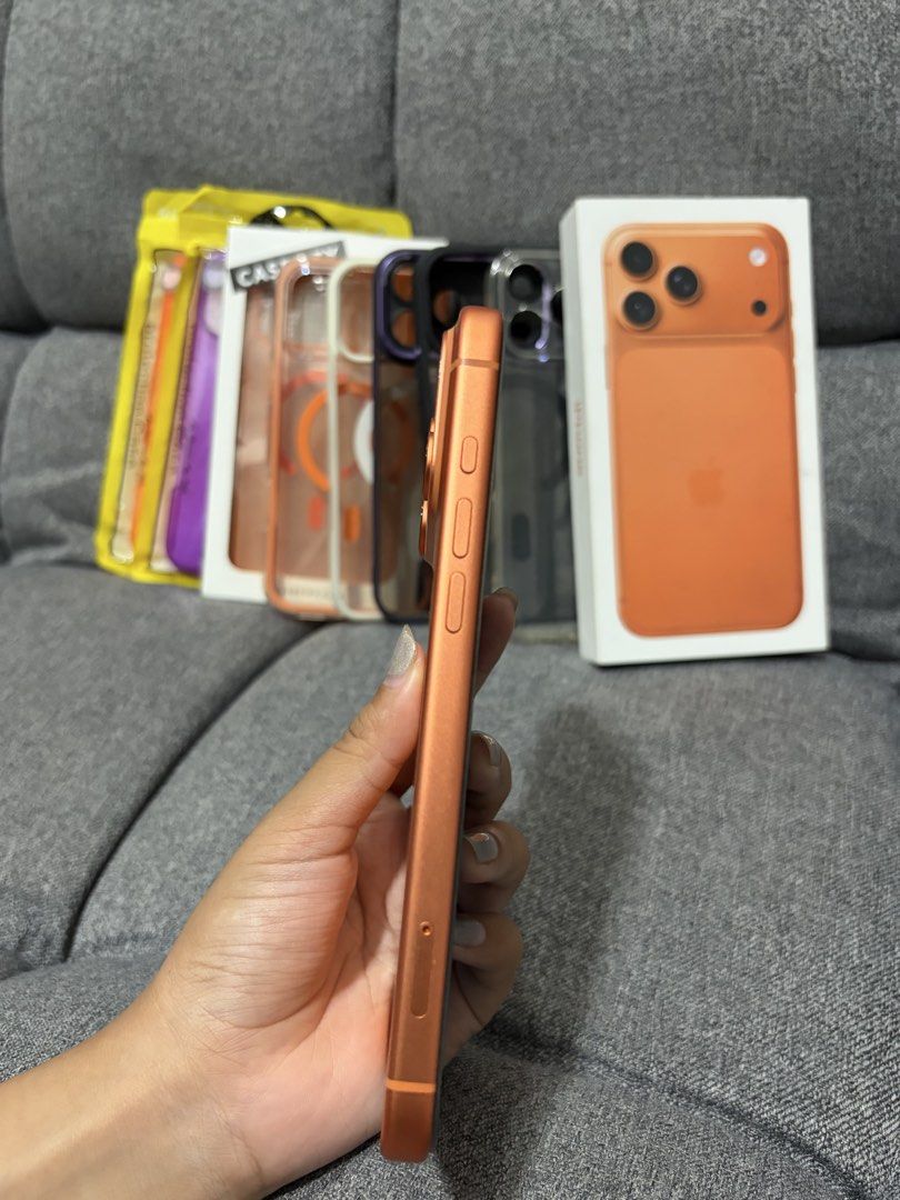 iPhone 17 Pro Max (Category: iPhone 17 Series) located in Makati City. Submitted by thriftthriveph (Listing ID 1460513517, Image 3). Description: iPhone 17 Pro Max 256gb 93% battery health Under warranty: October 31, 2026 Local variant NTC approved Complete with original box, cord & cases Honest issue: Gasgas (see last pic, makinis other parts) 📍Plaridel.