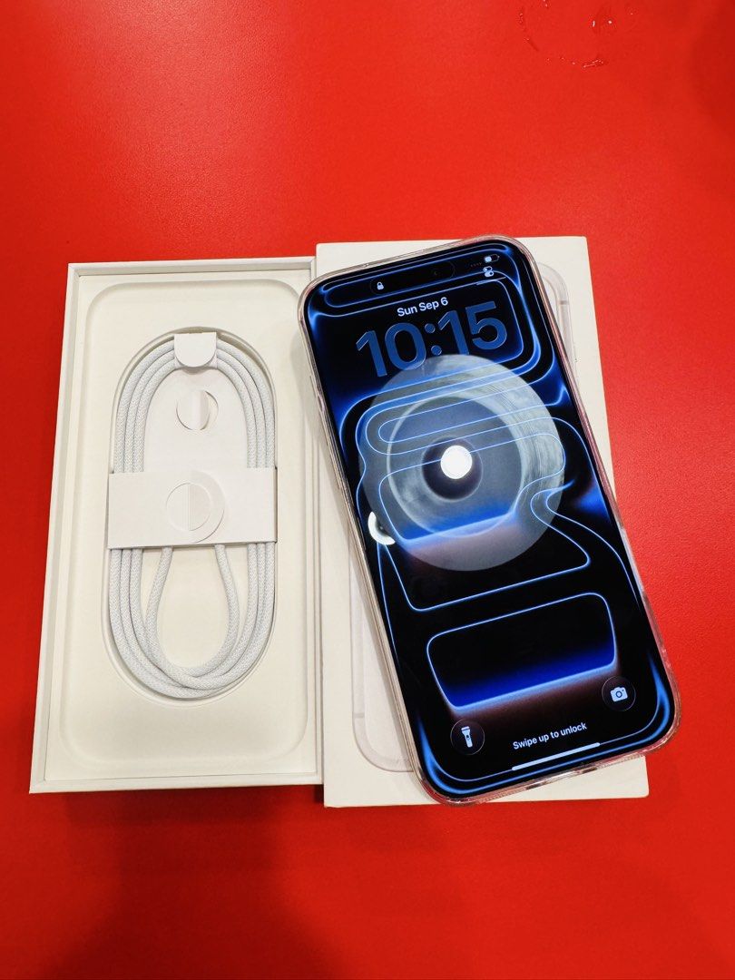 iPhone 17 Pro Max 512GB NTC (Category: iPhone 17 Series) located in Taguig. Submitted by mariannejulia_23 (Listing ID 1460560945, Image 2). Description: FOR SALE/SWAP Add cash! ₱83,000 Only 🤑 iPhone 17 pro max (Silver) 🩶 512GB Factory Unlocked 4X/A local released 🇵🇭 Openline/No Sim Restriction/Anysim 100% Battery Health 4 Cycle Count Under Apple Warranty till September 2027 1 week old unit No issue No history of repair Sobrang Kinis Flawless 