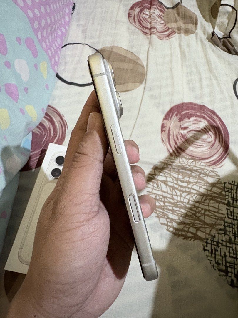 iPhone 17 PRO SILVER 256 (Category: Cases & Sleeves) located in Manila. Submitted by cjsantos6635417 (Listing ID 1460684718, Image 2). Description: 4 months old 99% batt health With cases 100% smooth.