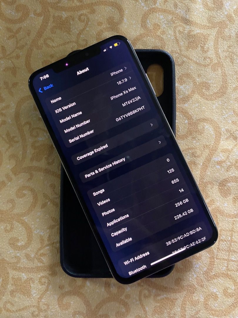 IPhone Xs Max (Silver) (Category: iPhone X Series) located in Caloocan City. Submitted by dokkkk33 (Listing ID 1460558586, Image 3). Description: IPhone XsMax (Silver) NOT RUSH! -256GB -74% BH (Original) -18.7.9 IOS -True Tone Working -Face Id Working -Factory Unlock (any sim) -Unli Reset -Clean Both Camera -All Working -Unit W Case NO ISSUE!!! 📍San Fernando, Pampanga.