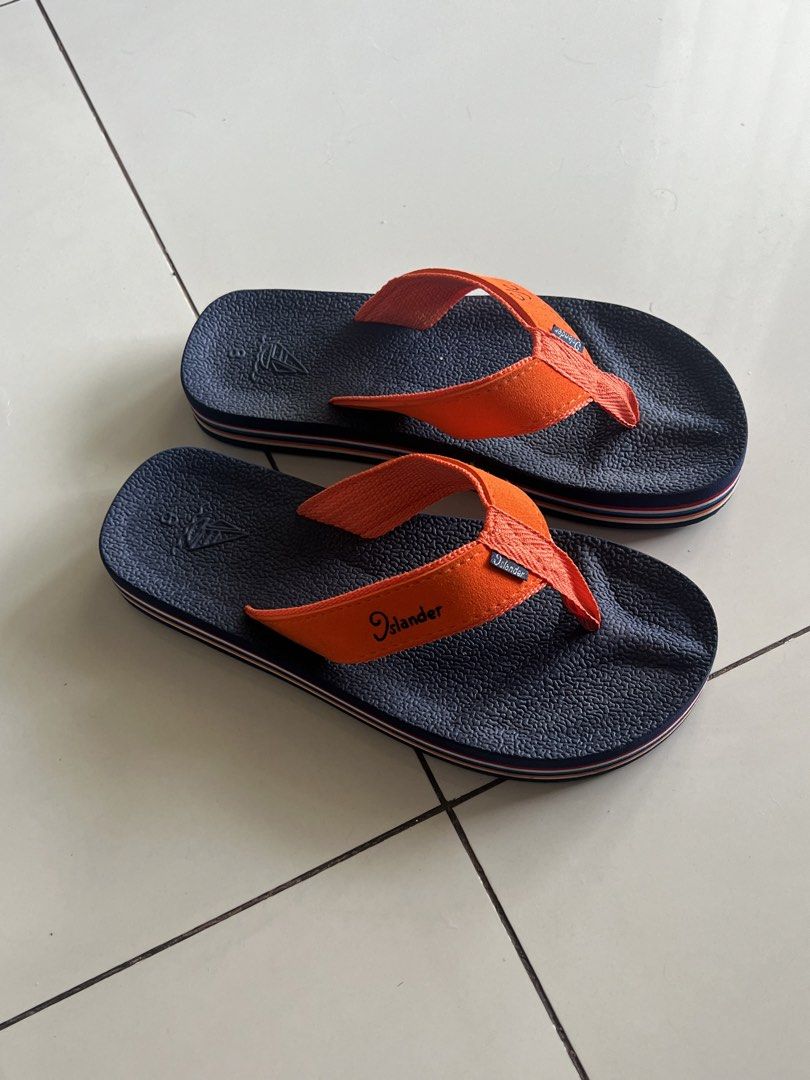 Islander by Carl Jan Cruz (Category: Slippers & Slides) located in Manila. Submitted by alfonsci (Listing ID 1460536847, Image 3). Description: Size 8 Used once Original packaging still with me.