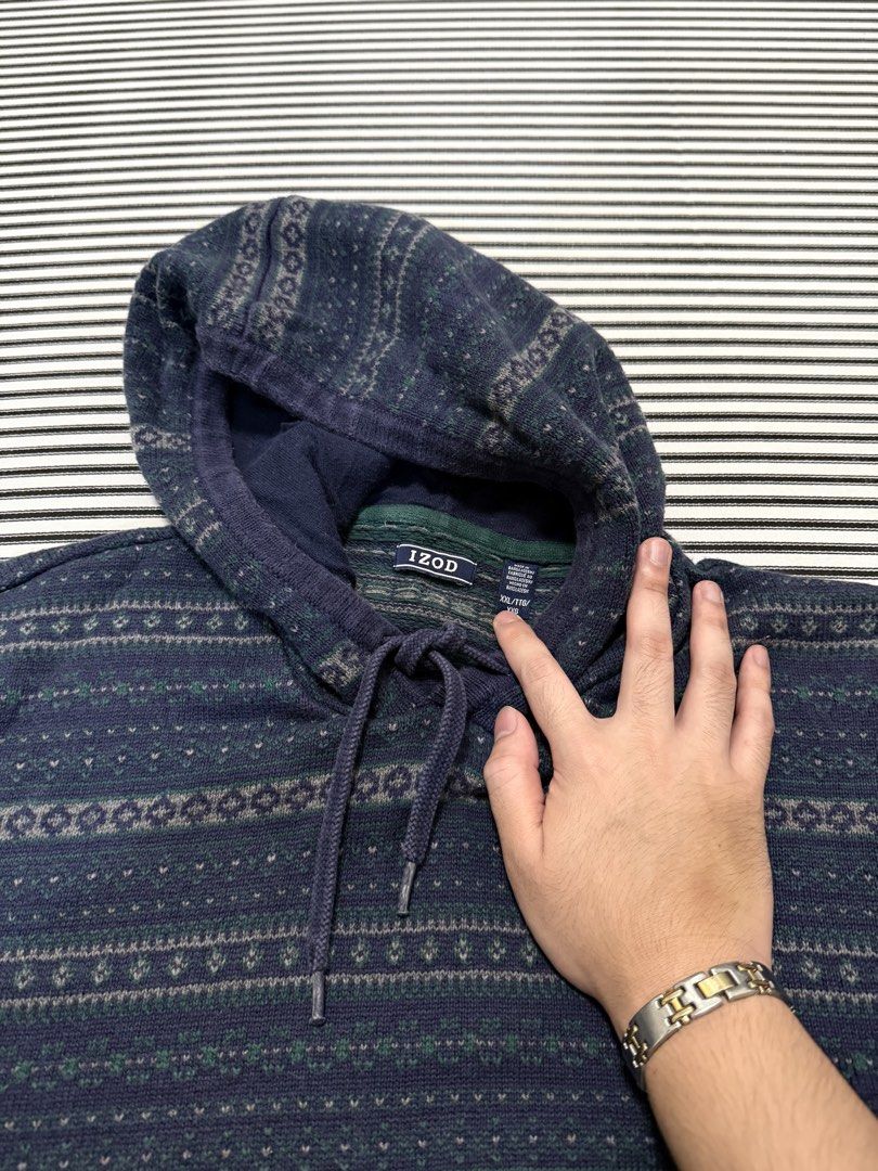 IZOD Knit Hoodie (Category: Coats, Jackets and Outerwear) located in Cavite. Submitted by mosesangelo (Listing ID 1460589238, Image 2). Description: - Condition 9.5/10.