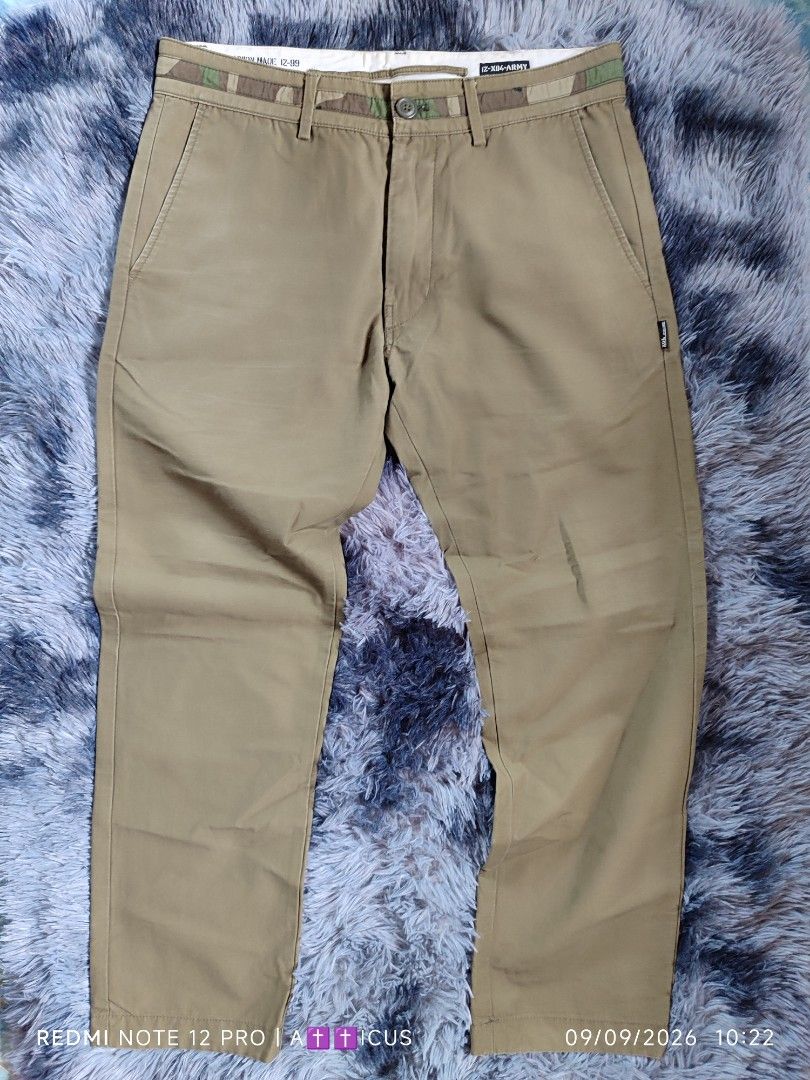 Izzue Chinos (Category: Chinos) located in Mangaldan. Submitted by lostthread (Listing ID 1460544650, Image 1). Description: Izzue Chinos - 34 Issue: Color Rate 9/10 Olive Green 100% Cotton Item is thrifted so expect minimal flaws Dm for dime details.