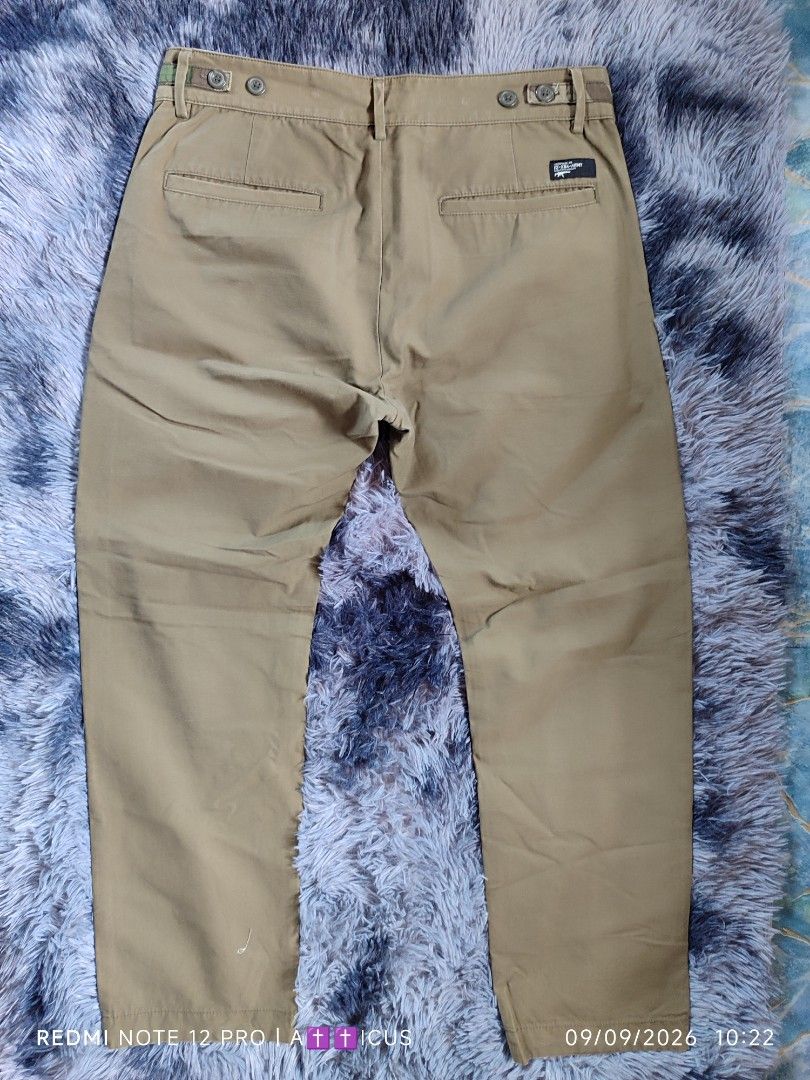 Izzue Chinos (Category: Chinos) located in Mangaldan. Submitted by lostthread (Listing ID 1460544650, Image 2). Description: Izzue Chinos - 34 Issue: Color Rate 9/10 Olive Green 100% Cotton Item is thrifted so expect minimal flaws Dm for dime details.