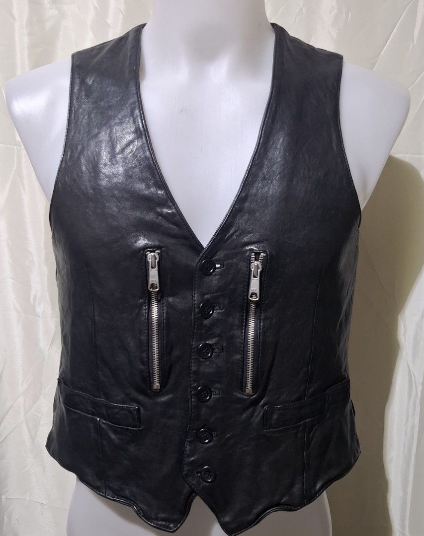 Izzue leather vest (Category: Coats, Jackets and Outerwear) located in Baguio. Submitted by thriftrot (Listing ID 1460511187, Image 1). Description: izzue leathers learher and nylon combination no issue in very good condition small L21 w18 loc. baguio add shipping fee .
