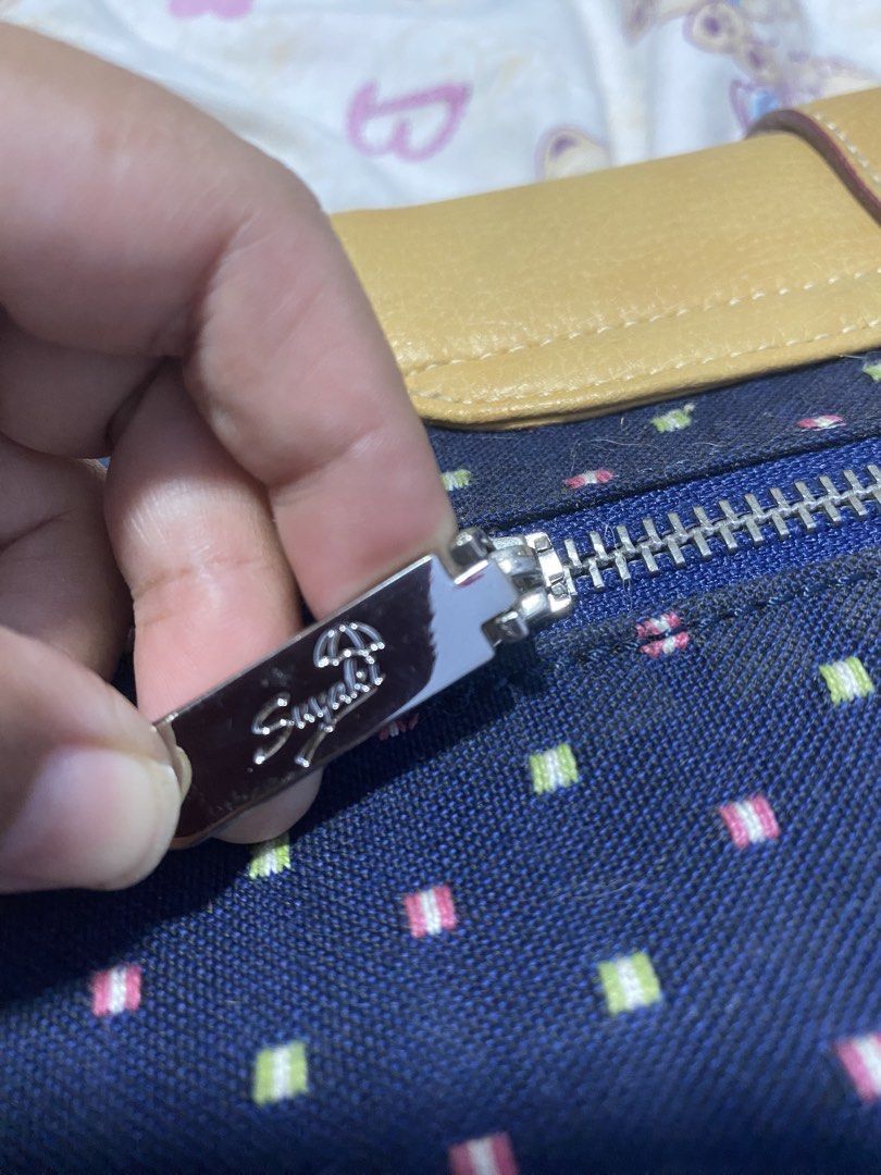 Japan Bag (Category: Cross-body Bags) located in Quezon City. Submitted by iamJesO (Listing ID 1460548309, Image 3). Description: Bought as 2nd hand bag in Japan Leather is in very good condition despite humidity.