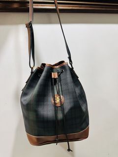(Category: ) located in . Submitted by stopandshopforluxury (Listing ID 1460519711, Image 1). Description: .