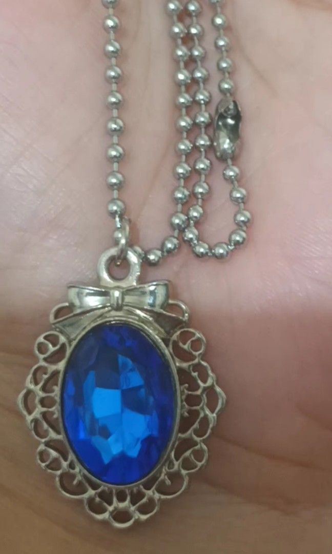 Japan Necklace with Stone (Category: Luxury Accessories) located in Davao. Submitted by sakura_finds (Listing ID 1460526517, Image 1). Description: .