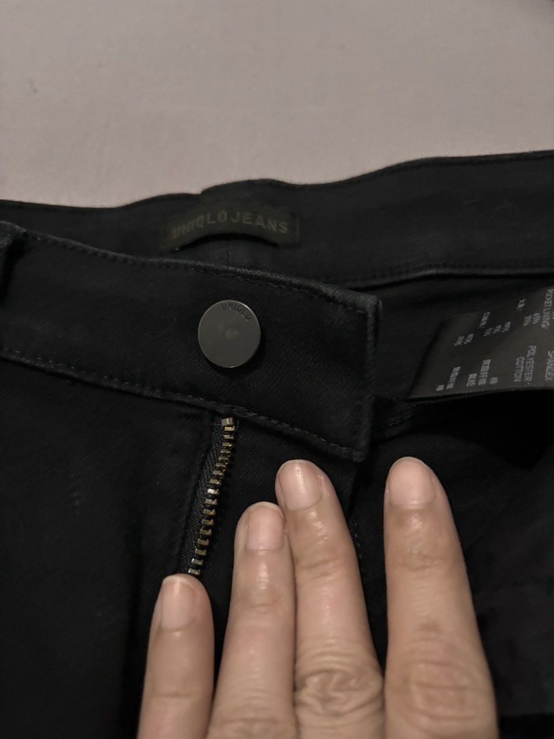 Jeans (Category: Jeans) located in Cavite. Submitted by clawsetangelaco (Listing ID 1460657879, Image 1). Description: Uniqlo Black Skinny Jeans Brand: Uniqlo Fabric: Denim ( Color: Black Size: 26 (66 cm) MOP: Gcash only (Free SF) Weekend Shipment only.