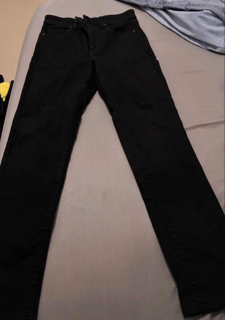Jeans (Category: Jeans) located in Cavite. Submitted by clawsetangelaco (Listing ID 1460657879, Image 2). Description: Uniqlo Black Skinny Jeans Brand: Uniqlo Fabric: Denim ( Color: Black Size: 26 (66 cm) MOP: Gcash only (Free SF) Weekend Shipment only.
