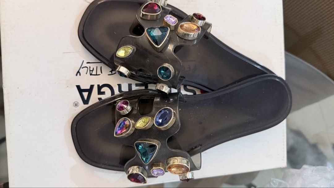 Jelly bunny with rhinestones (Category: Flats & Sandals) located in Quezon City. Submitted by bangtankthv (Listing ID 1460689063, Image 1). Description: Missing rhinestones but not noticeable.