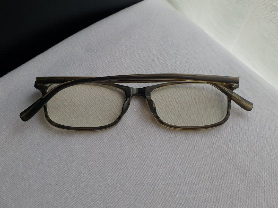 JINS Tokyo Olive Eyeglass Frame (Category: Sunglasses & Eyewear) located in Quezon City. Submitted by WasalakTwo (Listing ID 1460587665, Image 3). Description: Bought in Japan Goodcondition Clean and presentable Lens are graded, but replaceable Open for delivery nationwide Front Width 13.7cm Front Height 3.7cm.