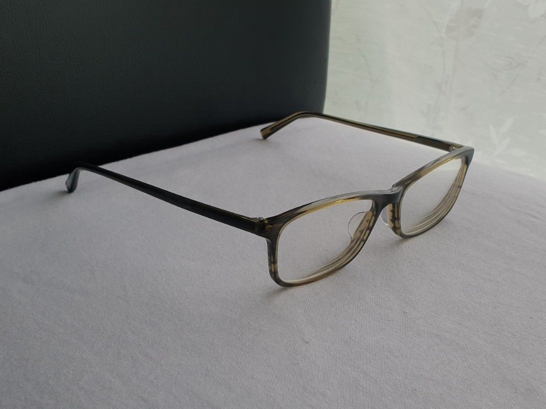 JINS Tokyo Olive Eyeglass Frame (Category: Sunglasses & Eyewear) located in Quezon City. Submitted by WasalakTwo (Listing ID 1460587665, Image 2). Description: Bought in Japan Goodcondition Clean and presentable Lens are graded, but replaceable Open for delivery nationwide Front Width 13.7cm Front Height 3.7cm.
