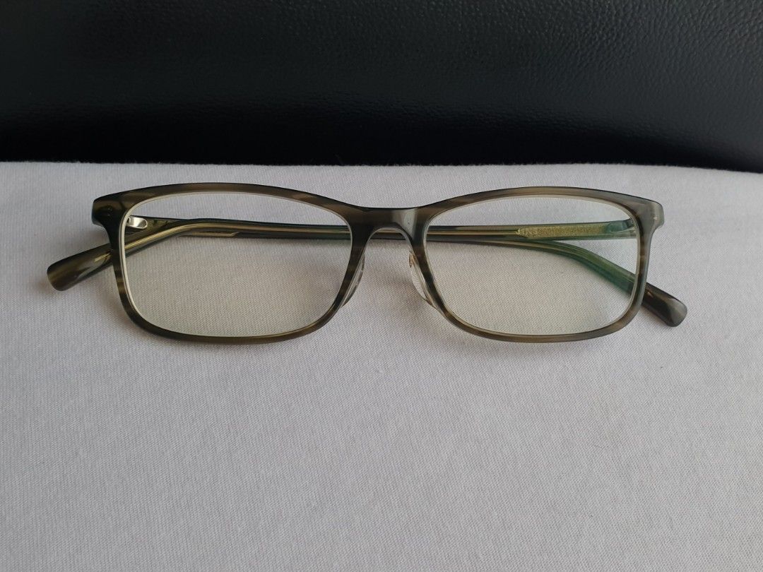 JINS Tokyo Olive Eyeglass Frame (Category: Sunglasses & Eyewear) located in Quezon City. Submitted by WasalakTwo (Listing ID 1460587665, Image 1). Description: Bought in Japan Goodcondition Clean and presentable Lens are graded, but replaceable Open for delivery nationwide Front Width 13.7cm Front Height 3.7cm.