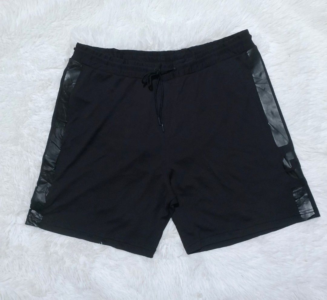j.lindeberg (Category: Shorts) located in Iligan City. Submitted by jh_pr0 (Listing ID 1460598072, Image 3). Description: J.Lîndèbêrg Good as new Waist: 30-38 Length: 19 Color rate: 10/10 No issue Mine: 1k+sf.