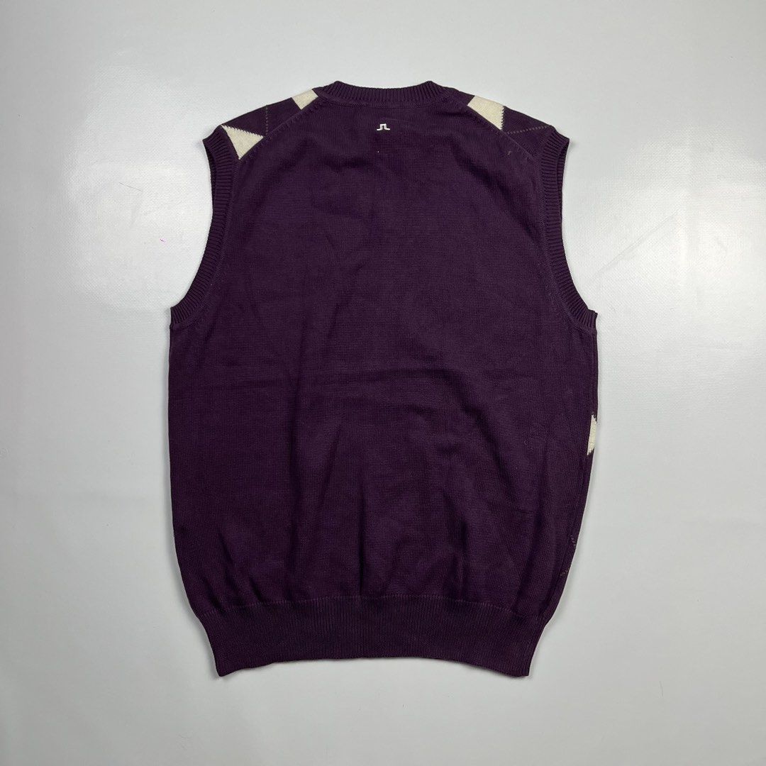 Jlindeberg (Category: Activewear) located in Lucena. Submitted by RAGGGGSSSS (Listing ID 1460641349, Image 2). Description: J.Lindeberg Vest XXL on tag but fits Large 28x21 Excellent Condition Authentic No issue 1500 .