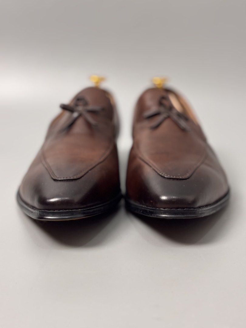 J.M. Weston string-tied tassel loafers (Category: Dress Shoes) located in Quezon City. Submitted by willsmile (Listing ID 1460630417, Image 3). Description: J.M. Weston string-tied tassel loafers size 43 excellent condition no discoloration no flaws no issue Please read the description before buying MOP: gcash, bank transfer (bpi) Courier: J&T, lalamove Please view all uploaded photos before purchase you can also ask questions about the item Loca