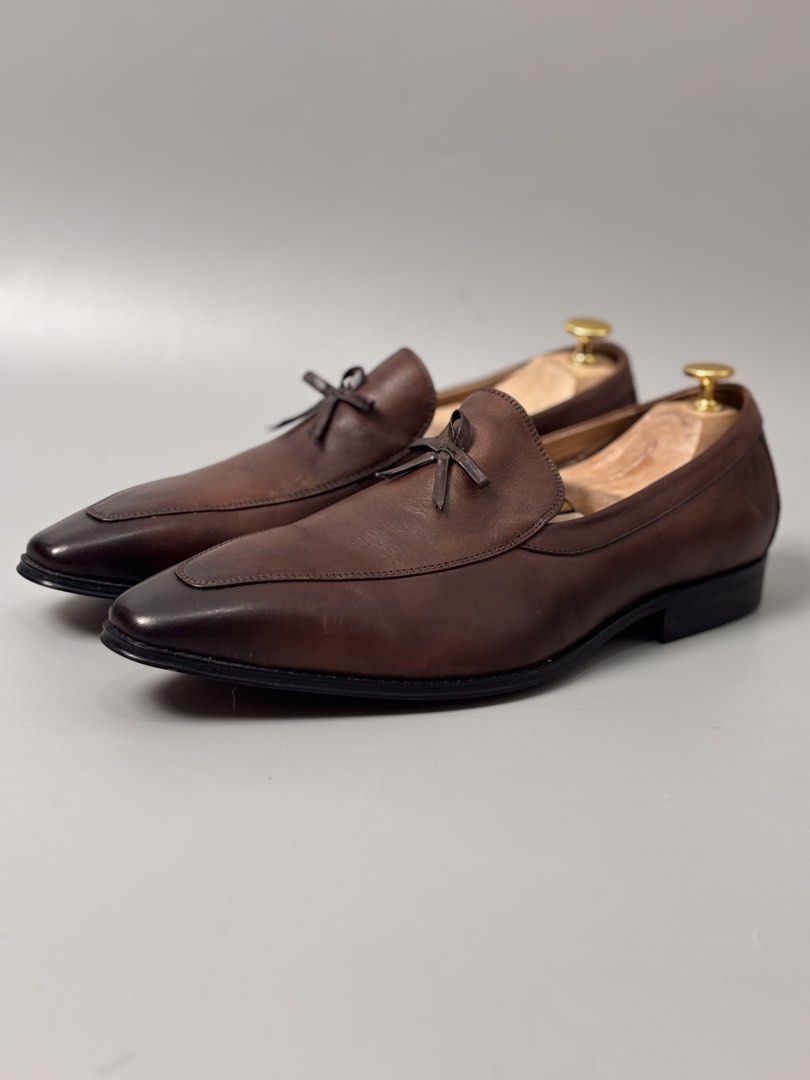 J.M. Weston string-tied tassel loafers (Category: Dress Shoes) located in Quezon City. Submitted by willsmile (Listing ID 1460630417, Image 1). Description: J.M. Weston string-tied tassel loafers size 43 excellent condition no discoloration no flaws no issue Please read the description before buying MOP: gcash, bank transfer (bpi) Courier: J&T, lalamove Please view all uploaded photos before purchase you can also ask questions about the item Loca