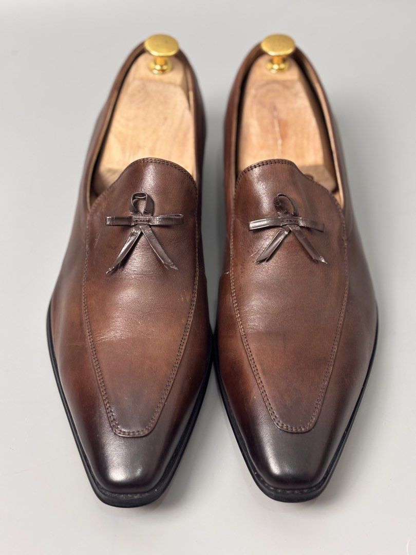 J.M. Weston string-tied tassel loafers (Category: Dress Shoes) located in Quezon City. Submitted by willsmile (Listing ID 1460630417, Image 2). Description: J.M. Weston string-tied tassel loafers size 43 excellent condition no discoloration no flaws no issue Please read the description before buying MOP: gcash, bank transfer (bpi) Courier: J&T, lalamove Please view all uploaded photos before purchase you can also ask questions about the item Loca