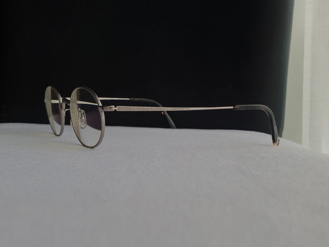John Dillinger Retro Eyeglass Frame (Category: Sunglasses & Eyewear) located in Quezon City. Submitted by WasalakTwo (Listing ID 1460597635, Image 3). Description: Bought in Japan Durable and high quality Goodcondition Clean and presentable Lens are graded, but replaceable Open for delivery nationwide Front Width 12cm Front Height 3.7cm.